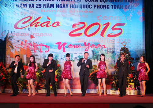 Lưu học sinh Campuchia tại Học viện CSND biểu diễn ca khúc “Chúc mừng năm mới”
